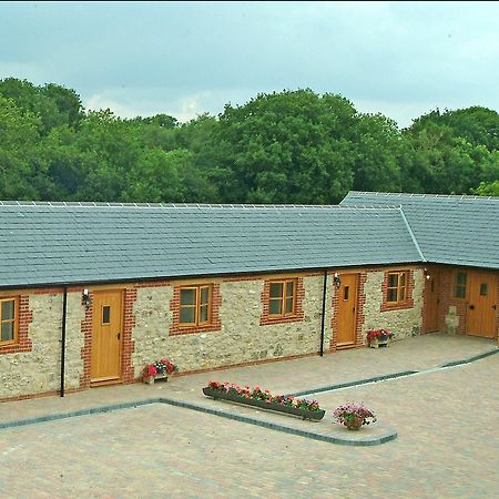 Hook Farm Cottages Royal Wootton Bassett Exterior photo